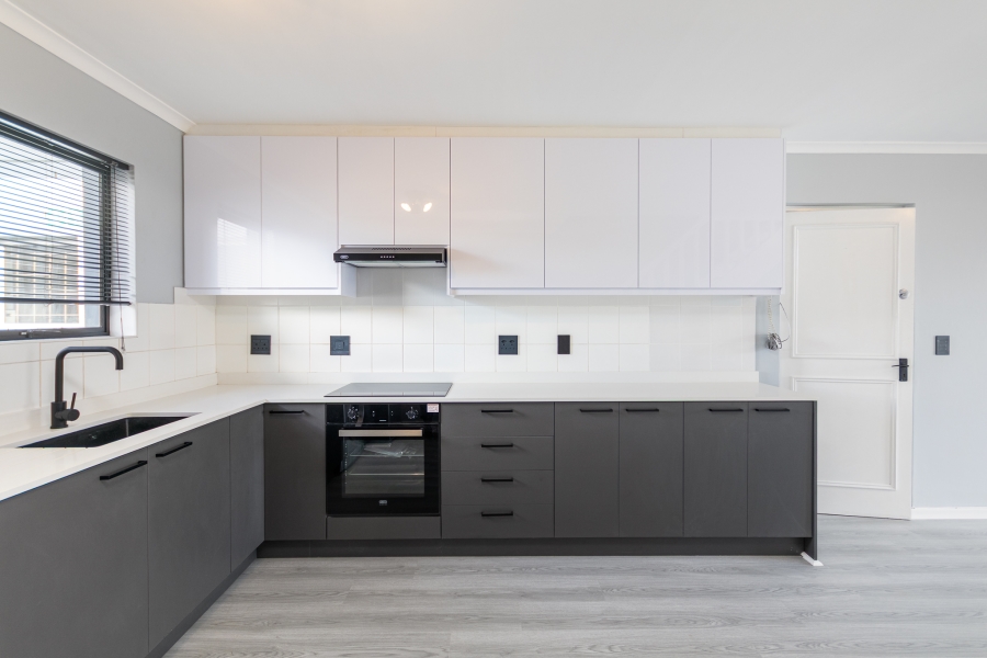 1 Bedroom Property for Sale in Green Point Western Cape